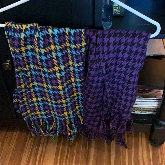 Two Winter Scarves, Star Houndstooth Pattern - Picture 3 of 6